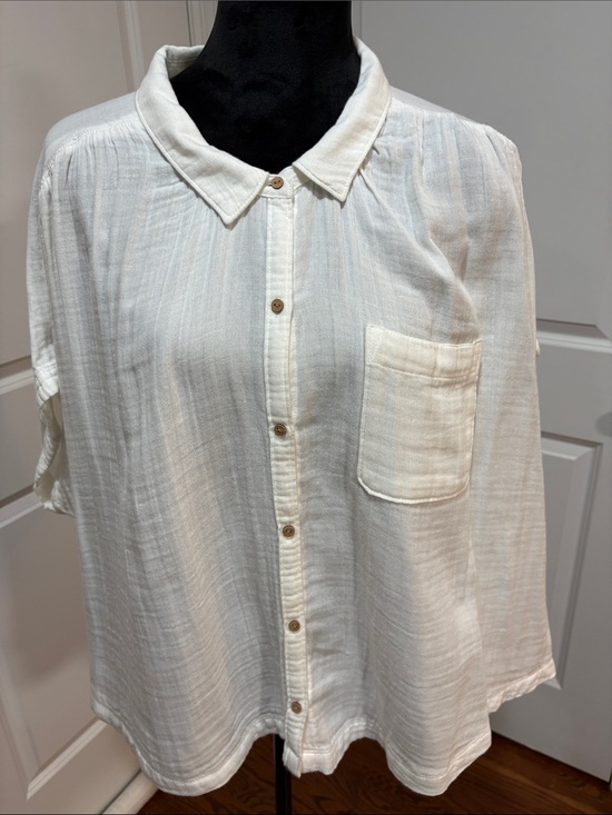 Old Navy Tops - Old Navy Ivory Button-Front Pocket Blouse